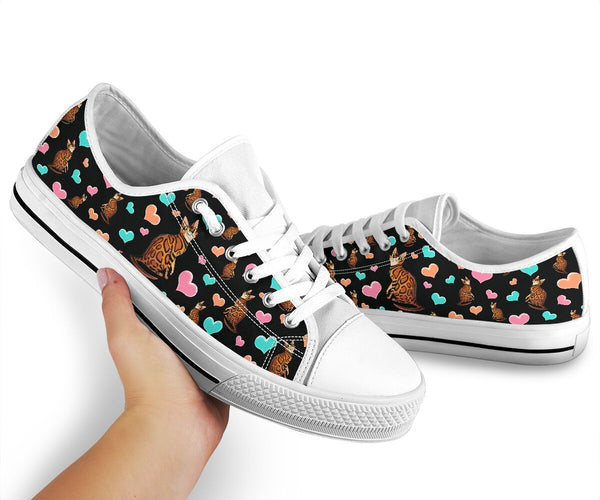 Bengal Cat Heart Low Top Shoes