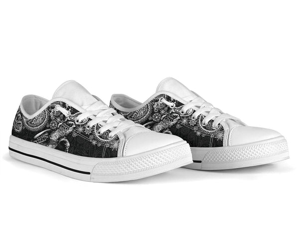 Turtle Paisley Black White Low Top  Shoes