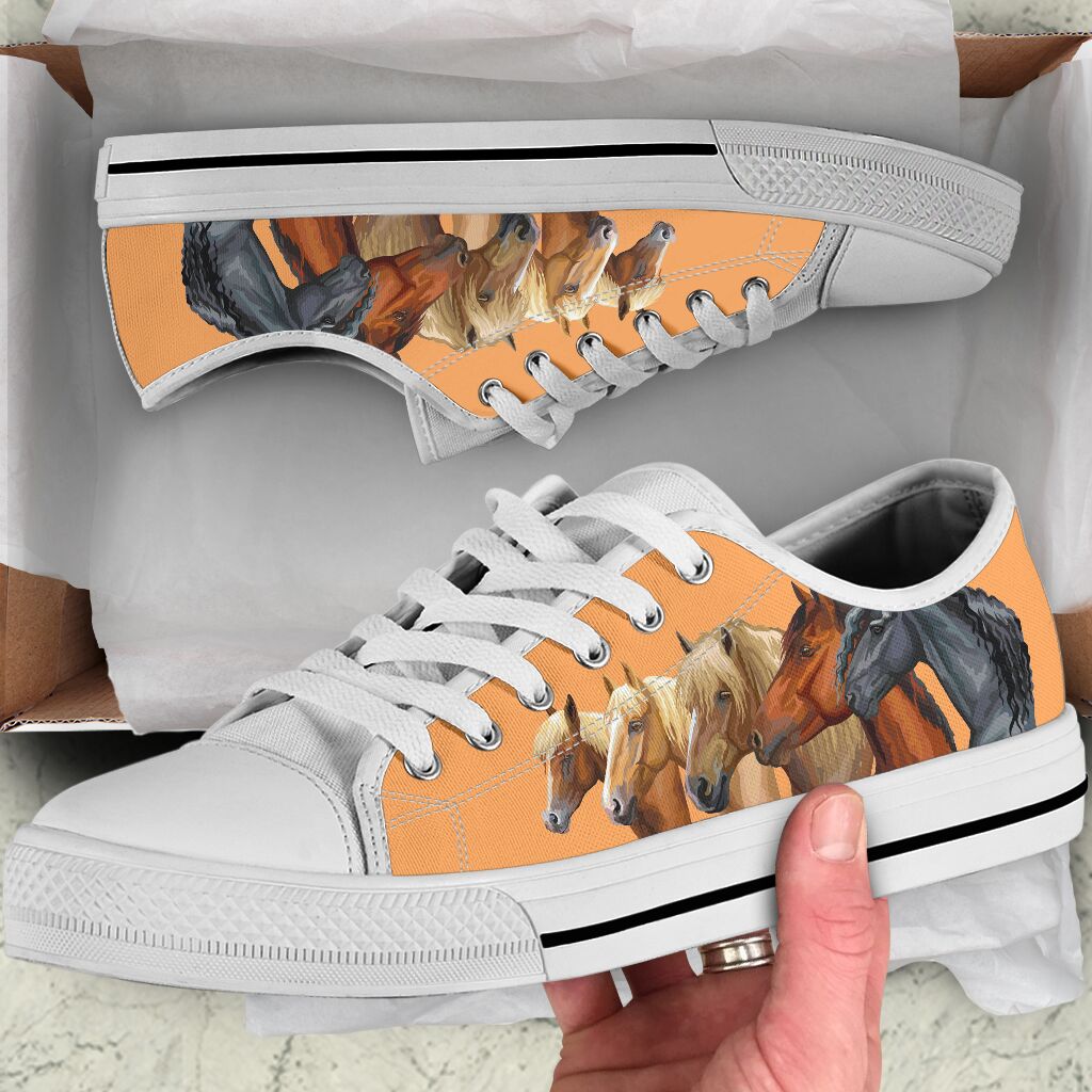 Horse - Its A Neigh Point Low Top Shoes