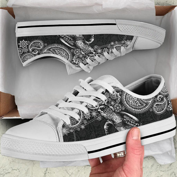 Turtle Paisley Black White Low Top  Shoes