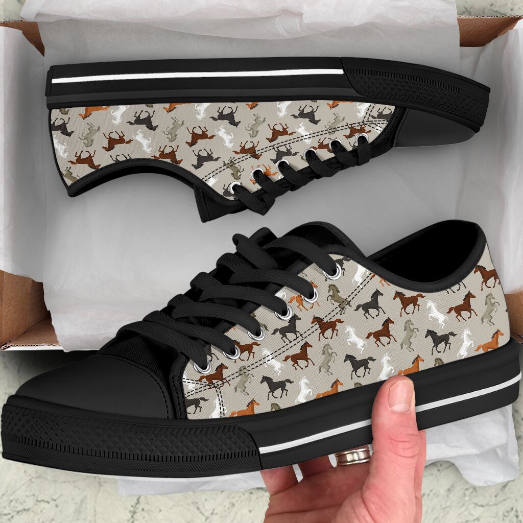 Horse Pattern Black Sole Low Top Shoes
