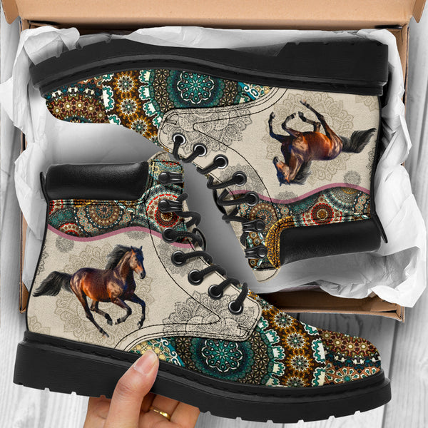 Horse - Vintage Mandala Asboot 1- Love All Season Boots